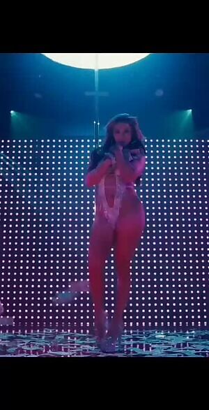 Jennifer Lopez sexy walk