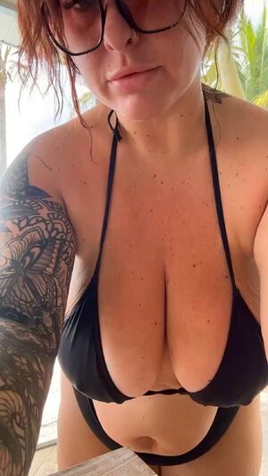 new little black bikini 🖤