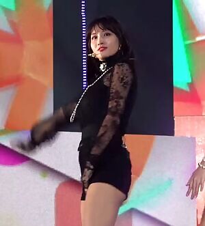 Twice - Momo