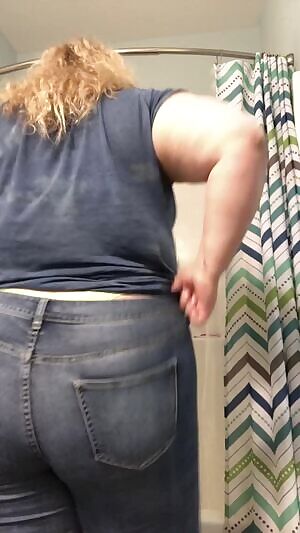 Loving my new jeans 🍑