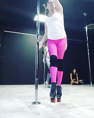 More from the pole dancer 💦💦💦