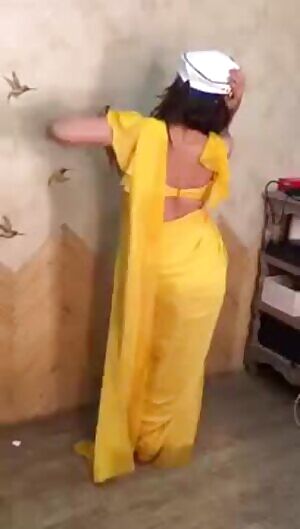 Alia that going full slutty mode in yellow saree and Tip Top Brass Pani