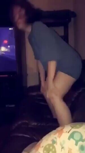 Bounce that ass girl 😍