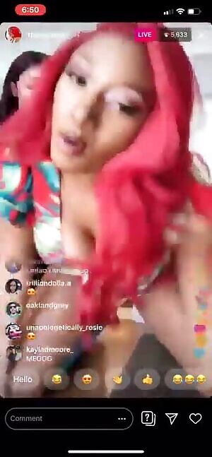 Megan Thee Stallion and Jai Nice twerking, grinding on each other and playing with each other's asses. Legit one of the best ig lives ever. Full video in comments