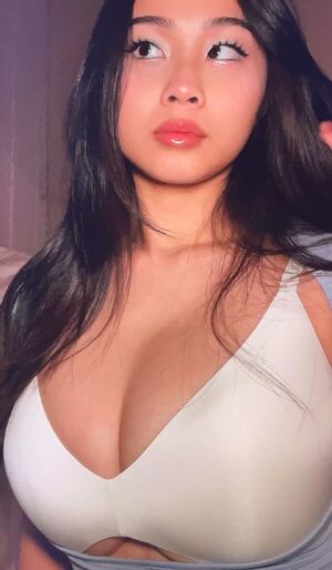 Streamer Girls Asian Babe Bra Busty