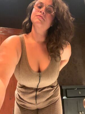 I send you this from the bar bathroom - wyd? (F)