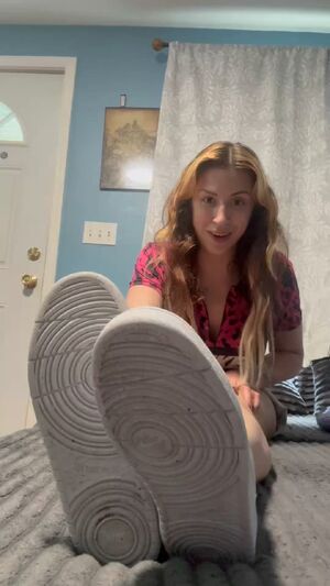 Betacuck Dirty Feet Domme Femdom Humiliation