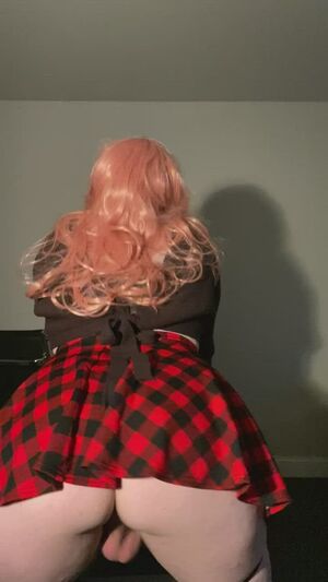 Trans BBWs Ass Skirt r/RearCock
