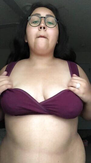 You should play with a sensual latina 😏