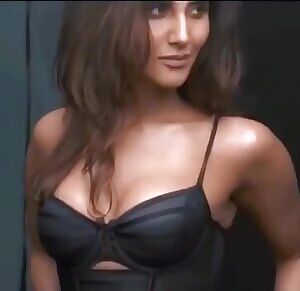 Holy shit. Her waist 😍 goddamm