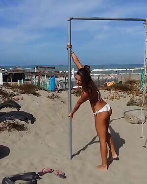 Very fit girl showing off her impressive skills