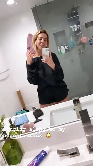 Busty Braless Bouncing Tits