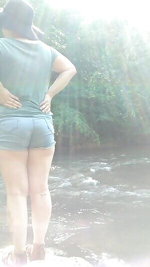 ✨Come be my new boytoy! Vanilla, domme, and even a little subby if you push the right buttons ; available for live kik and custom orders✨