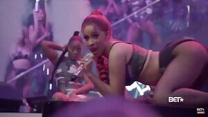 Anyone want to kik about cardi bs sexy big ass