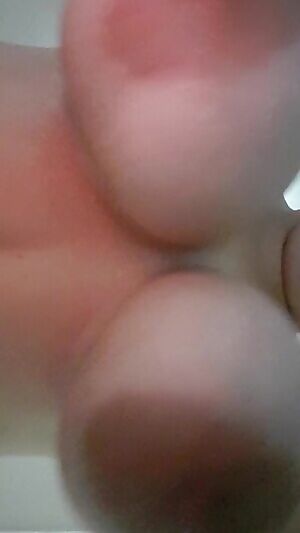 Get your tongues out boys and girls