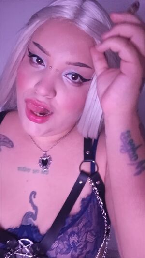 Mouth Kink Lips Lipstick Long Tongue