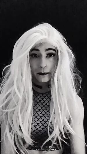 Thought i looked cute with their cum in my mouth.🥰 Red arrow & i'll cum on myself just 4 u.