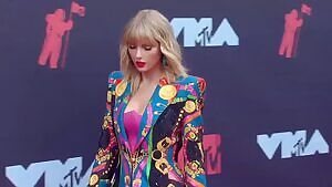 Taylor Swift - VMAs 2019 Red Carpet