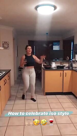 Tipsy PT dancing in her yoga pants