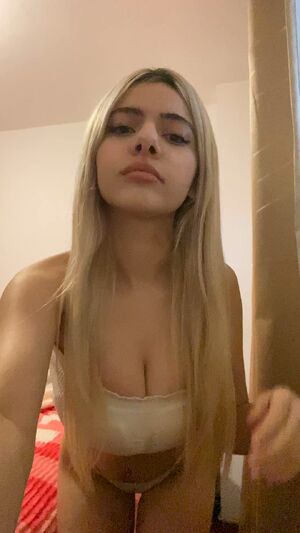 Hot 18yo with amazing body craving for u