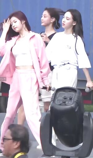 Twice - Sana, Momo & Mina