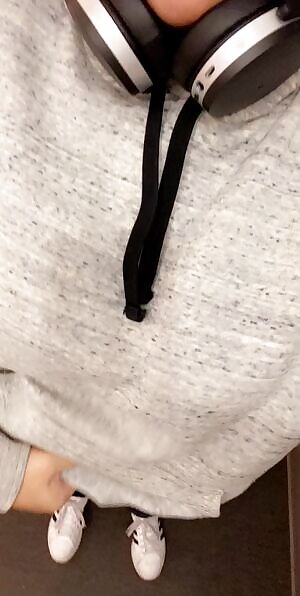 Present or y’all this lovely Valentine’s Day 🥰