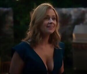 Jenna Fischer Generously Displaying her Lovely Cleavage on ABC's 