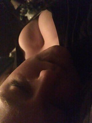 Wifey cleavage