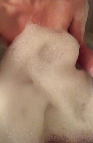 Would you take a bath with me? 🥺