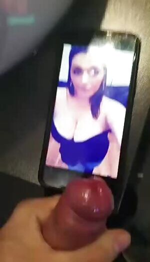 Love watching guys cum over my step sis kik me lewis.j.j.84 if you want to put a big load on her