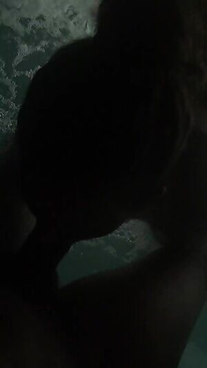 Blowjob in the hot tub