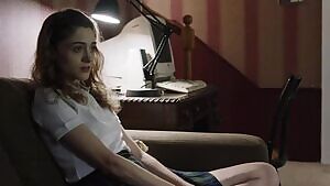 I’m masturbating to Natalia Dyer masturbating