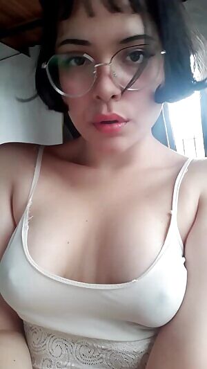 I orgot to show you my new glasses! But here's something else... or not ♡