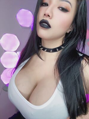 Applying to be your big tittie goth GF