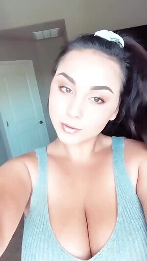 First story on her new IG