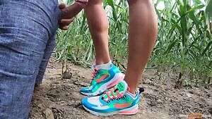 She got these Nike Air Max 270 in town and already on our way back home she stopped at a corn field and asked me to tell her 
