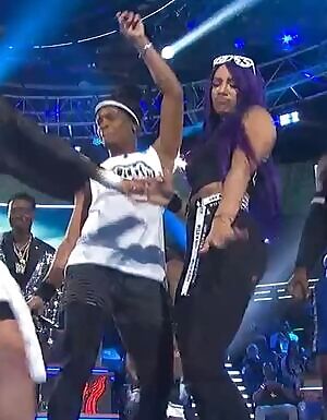 Sasha working that ass