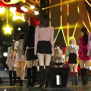 TWICE - Jeongyeon and Mina