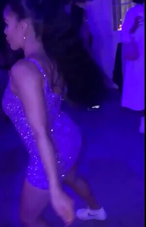 SHE LOVES SHAKING THAT FAT ASS