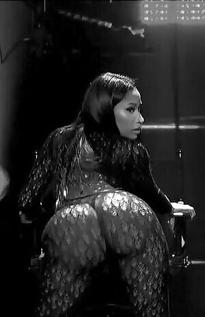 This Nicki Minaj gif is too much for my cock