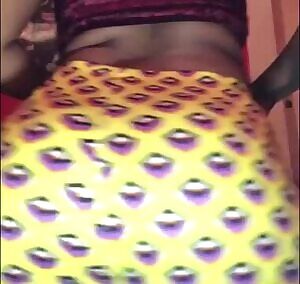 Looks So Good In Yellow