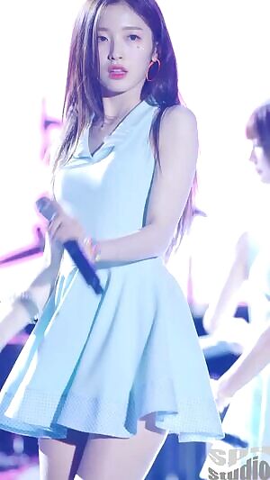 Arin’s cheeks - Oh My Girl