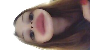 Jill Jenner shows her gemplug