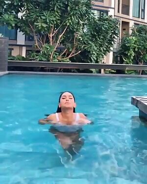 Dreamy Wet Babe