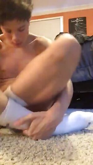 Boys + Girls add me on kik - Hueheee