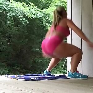 Her thighs are perfect for snu snu...