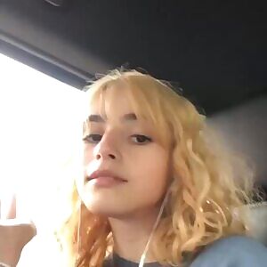 Anyone wanna cum tribute my girlfriend? Kik: pass447