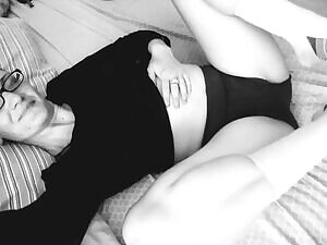 I have new videos! Also selling panties, socks, booty shorts, premade/custom photos&vidoes & pussy pops. Also available, GFE, kik sessions, live cam, role playing, pussy stuffing & more! Fetish friendly😋 msg 4 pricing/details...kik tastymamaxo