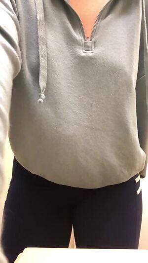 irst titty drop ☺️👑