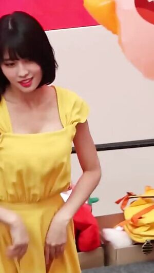 Twice - Momo